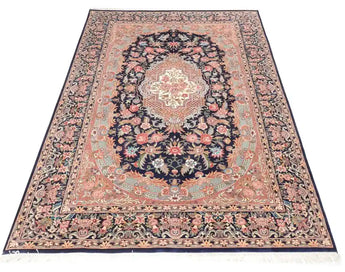 Heriz Isfahan Donker Blauw 2364 kleden with intricate patterns and deep blue tones, showcasing traditional Persian rug craftsmanship.
