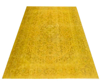 Modern vintage Heriz handwoven rug in 324x229 cm with intricate patterns and rich colors, showcasing craftsmanship and style.
