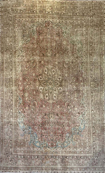 Handwoven modern vintage Heriz rug, 371x293 cm, featuring intricate patterns and rich colors, displayed on a wooden floor.