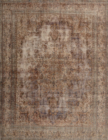 Handwoven modern vintage Heriz rug, 365x277 cm, featuring intricate patterns and warm tones, showcasing traditional craftsmanship.
